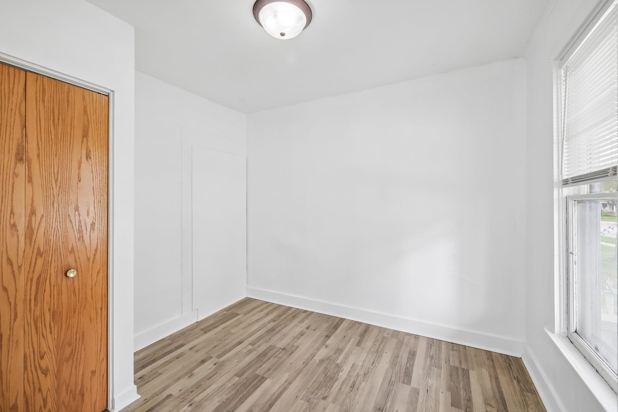 327 8th Baraboo, WI 53913 - Photo 4 of 19