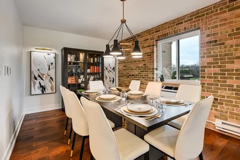 $365,000 | 360 Claymoor, Unit 3G, Hinsdale, IL 60521