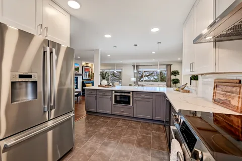 $365,000 | 360 Claymoor, Unit 3G, Hinsdale, IL 60521