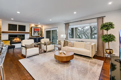 $365,000 | 360 Claymoor, Unit 3G, Hinsdale, IL 60521