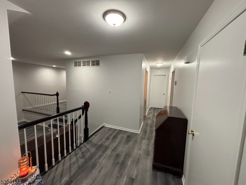 21 Teaberry Drive Edison, NJ 08820 - Photo 10 of 17