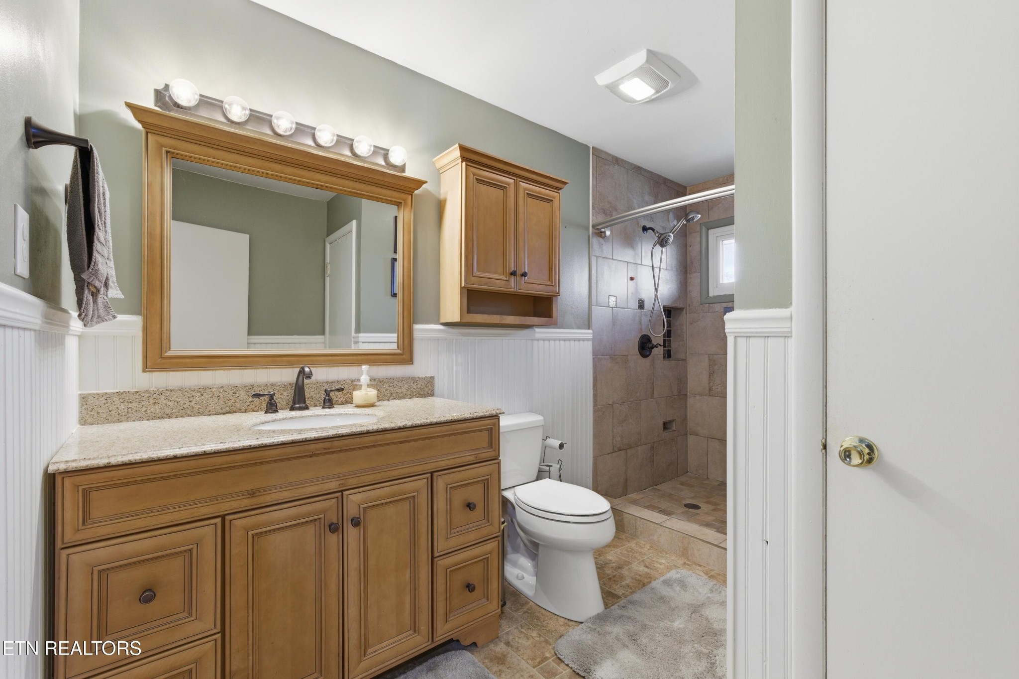 402 Bluff Road Kingston, TN 37763 - Photo 18 of 39 Gallery Image 18