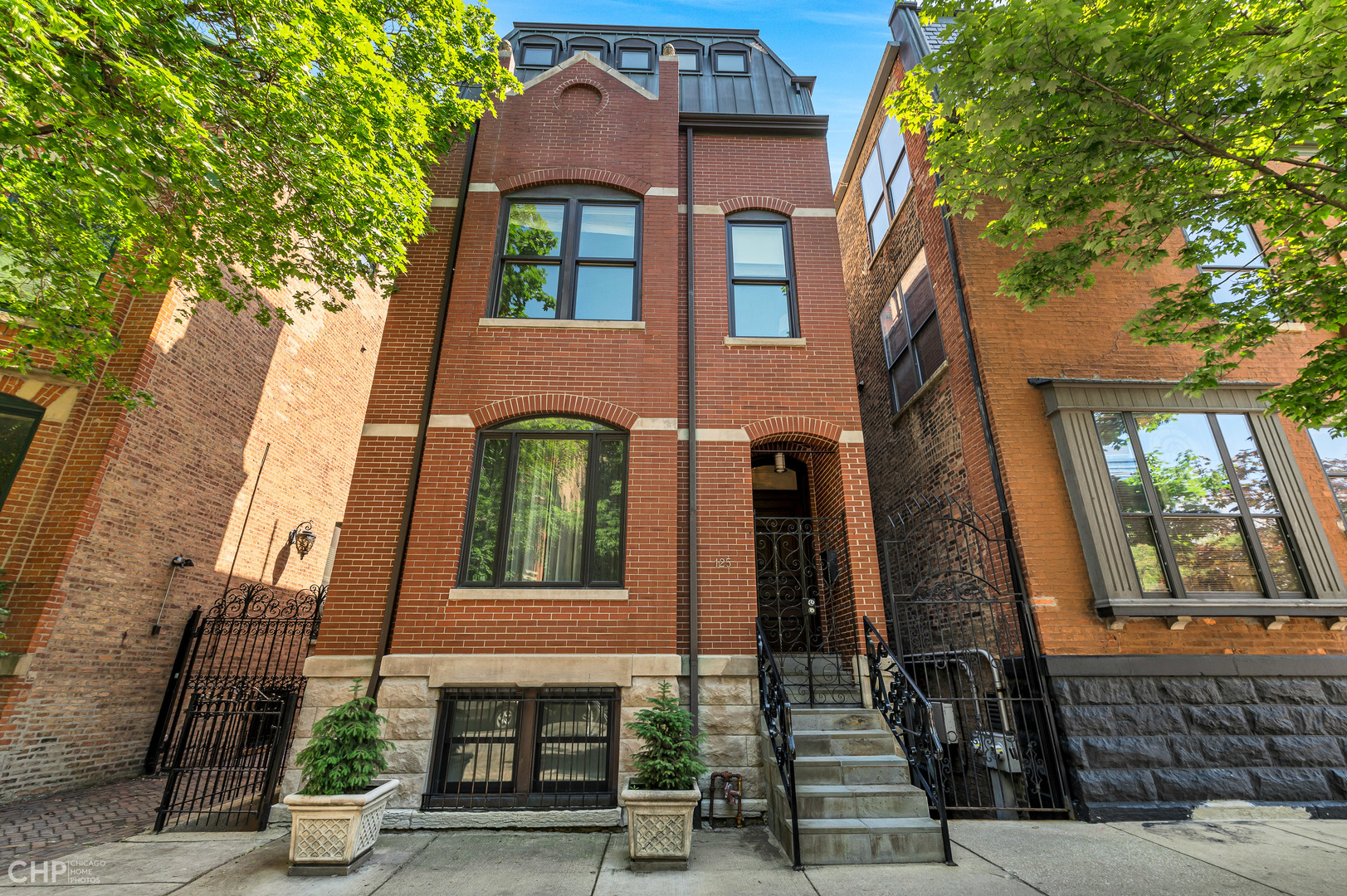 125 West Delaware Place Chicago, IL 60610 - Photo 1 of 44