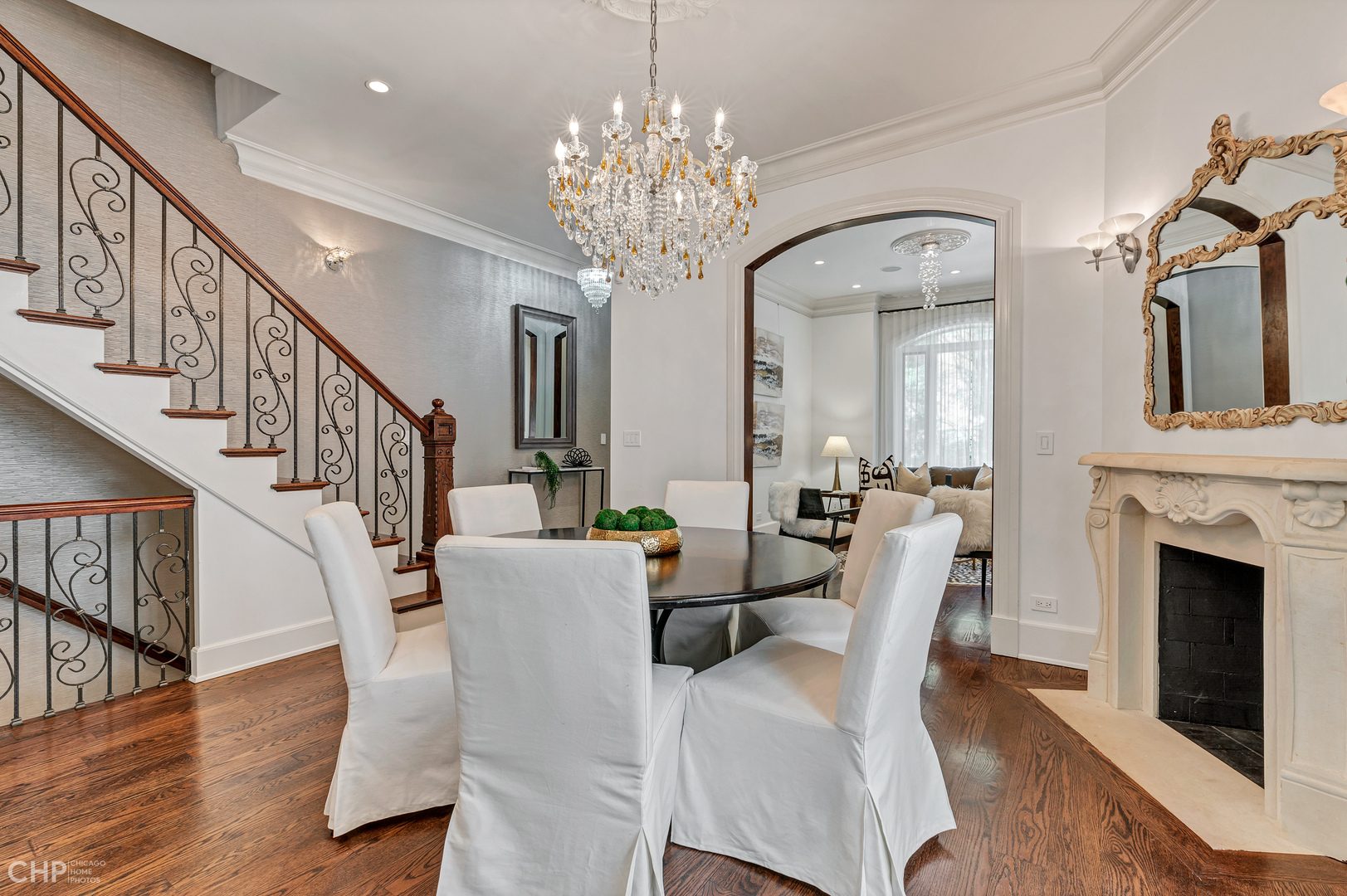 125 West Delaware Place Chicago, IL 60610 - Photo 8 of 44