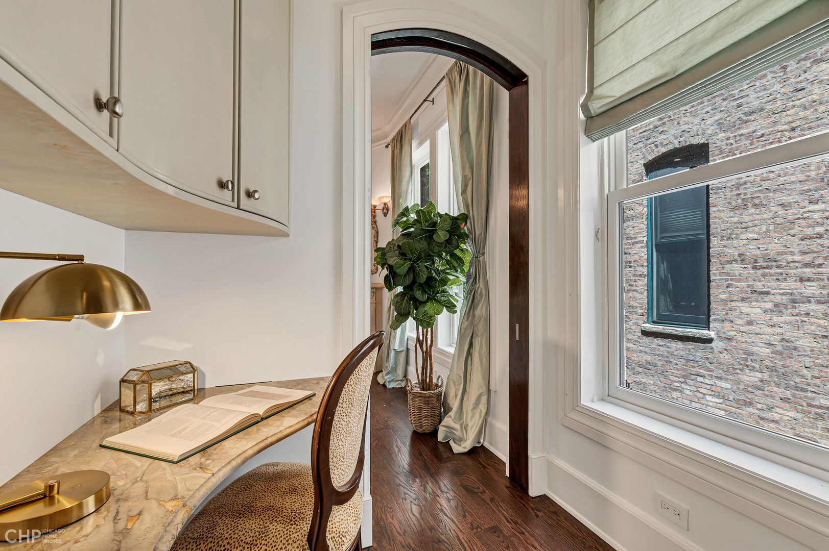 125 West Delaware Place Chicago, IL 60610 - Photo 9 of 44