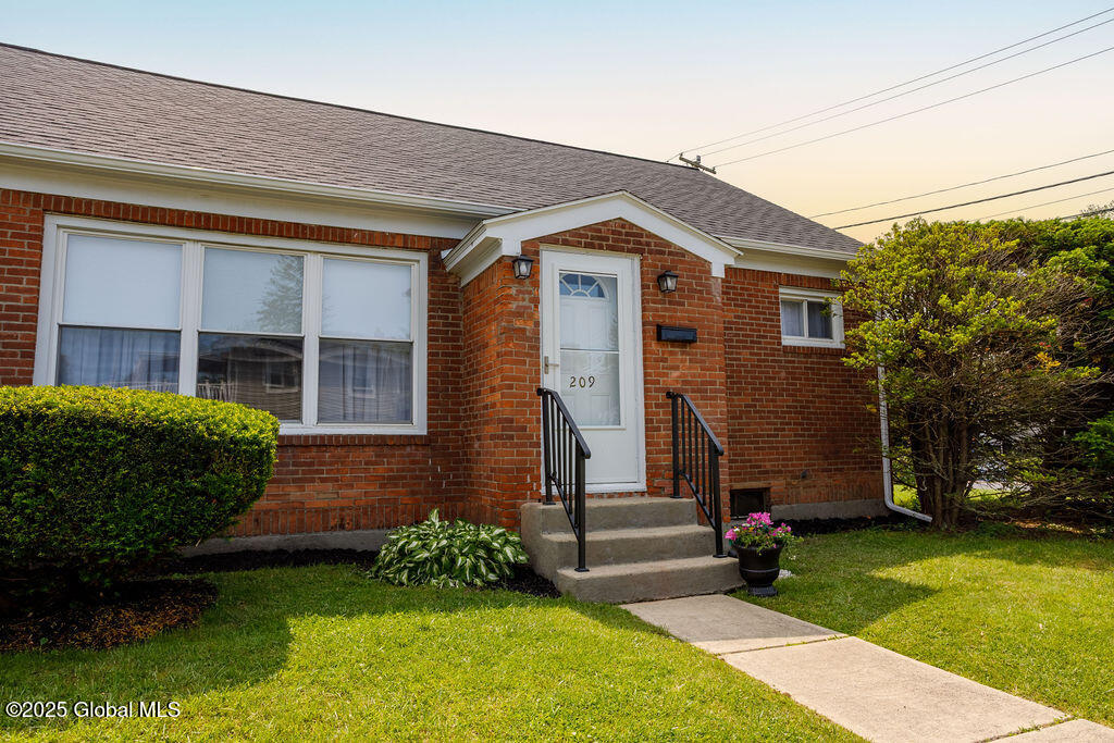 209 Whitehall Road Albany, NY 12209 - Photo 36 of 36 209Whitehall-28