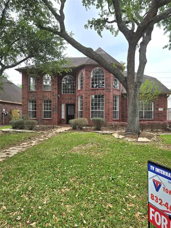 $3,200 | 12018 McKinney Falls Lane, Sugar Land, TX 77498
