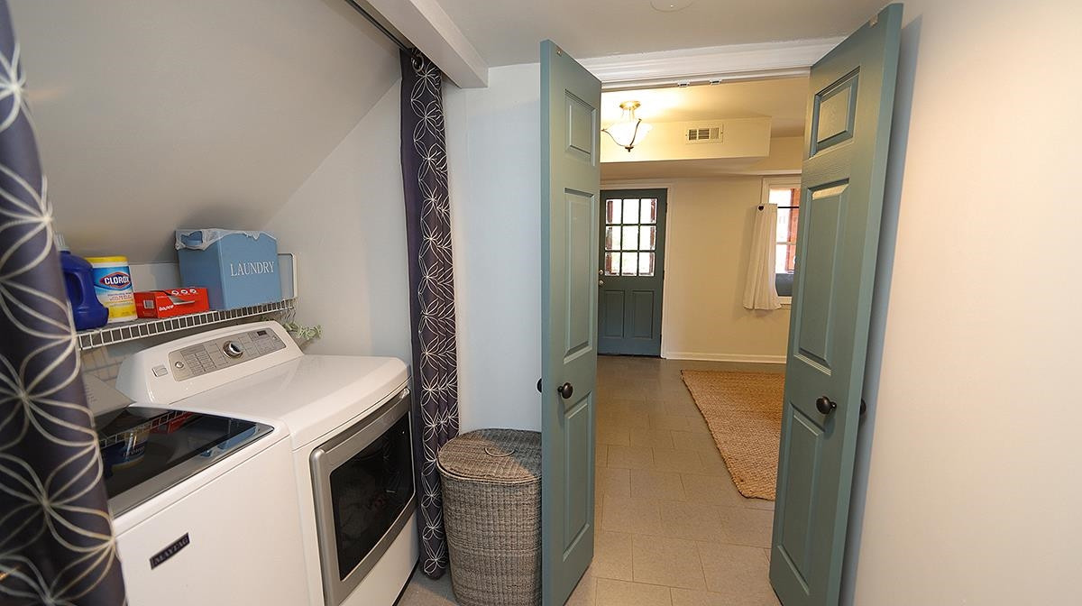 6808 Glendower Road Raleigh, NC 27613 - Photo 19 of 33 Laundry/lower level