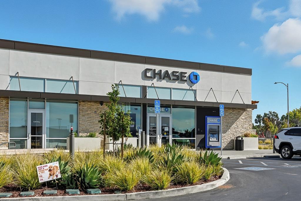 1036 Onofrio Lane, Unit 6 San Jose, CA 95133 - Photo 48 of 50 a front view of a building with garden