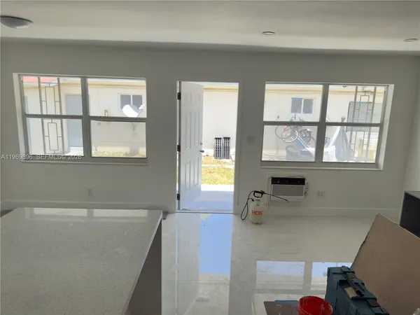 $1,850 | 2191 Northeast 167th Street, Unit 4, North Miami Beach, FL 33162