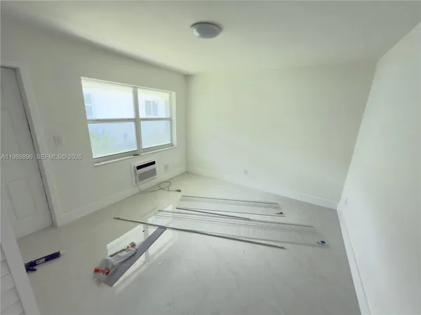 $1,850 | 2191 Northeast 167th Street, Unit 4, North Miami Beach, FL 33162