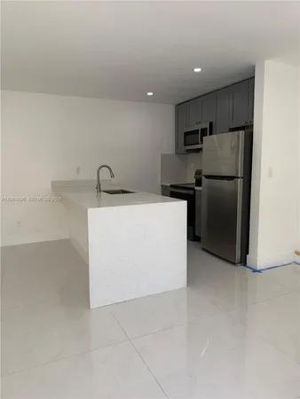 $1,850 | 2191 Northeast 167th Street, Unit 4, North Miami Beach, FL 33162