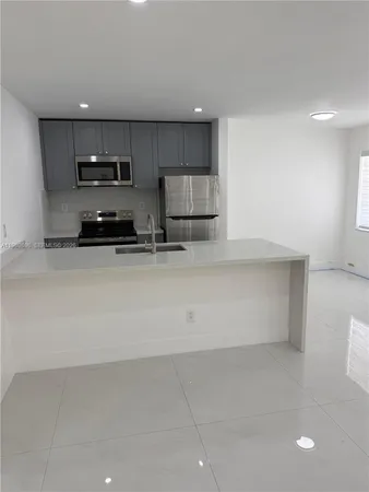 $1,850 | 2191 Northeast 167th Street, Unit 4, North Miami Beach, FL 33162