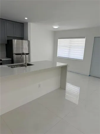 $1,850 | 2191 Northeast 167th Street, Unit 4, North Miami Beach, FL 33162