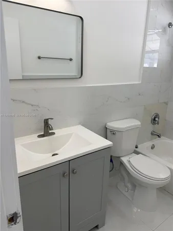 $1,850 | 2191 Northeast 167th Street, Unit 4, North Miami Beach, FL 33162