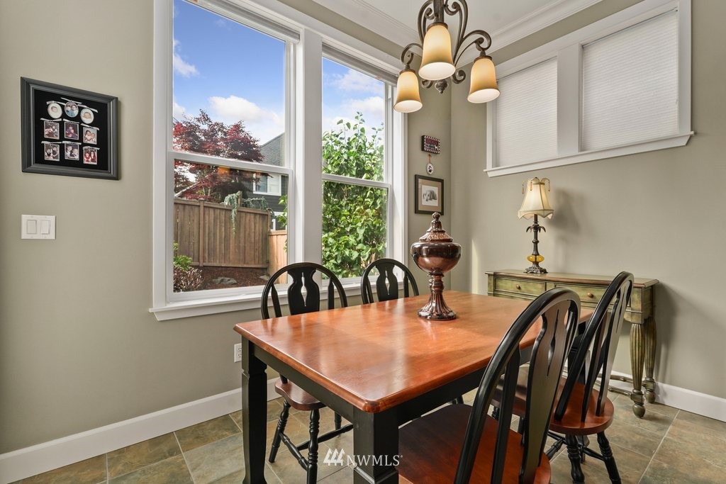811 South 37th Place Renton, WA 98055 - Photo 16 of 40