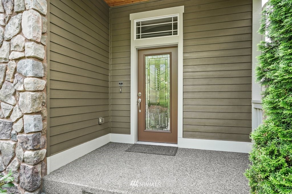 811 South 37th Place Renton, WA 98055 - Photo 3 of 40