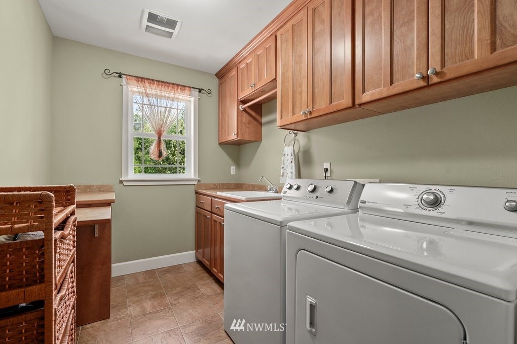 811 South 37th Place Renton, WA 98055 - Photo 32 of 40