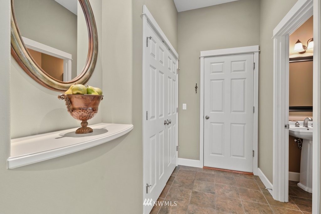 811 South 37th Place Renton, WA 98055 - Photo 8 of 40