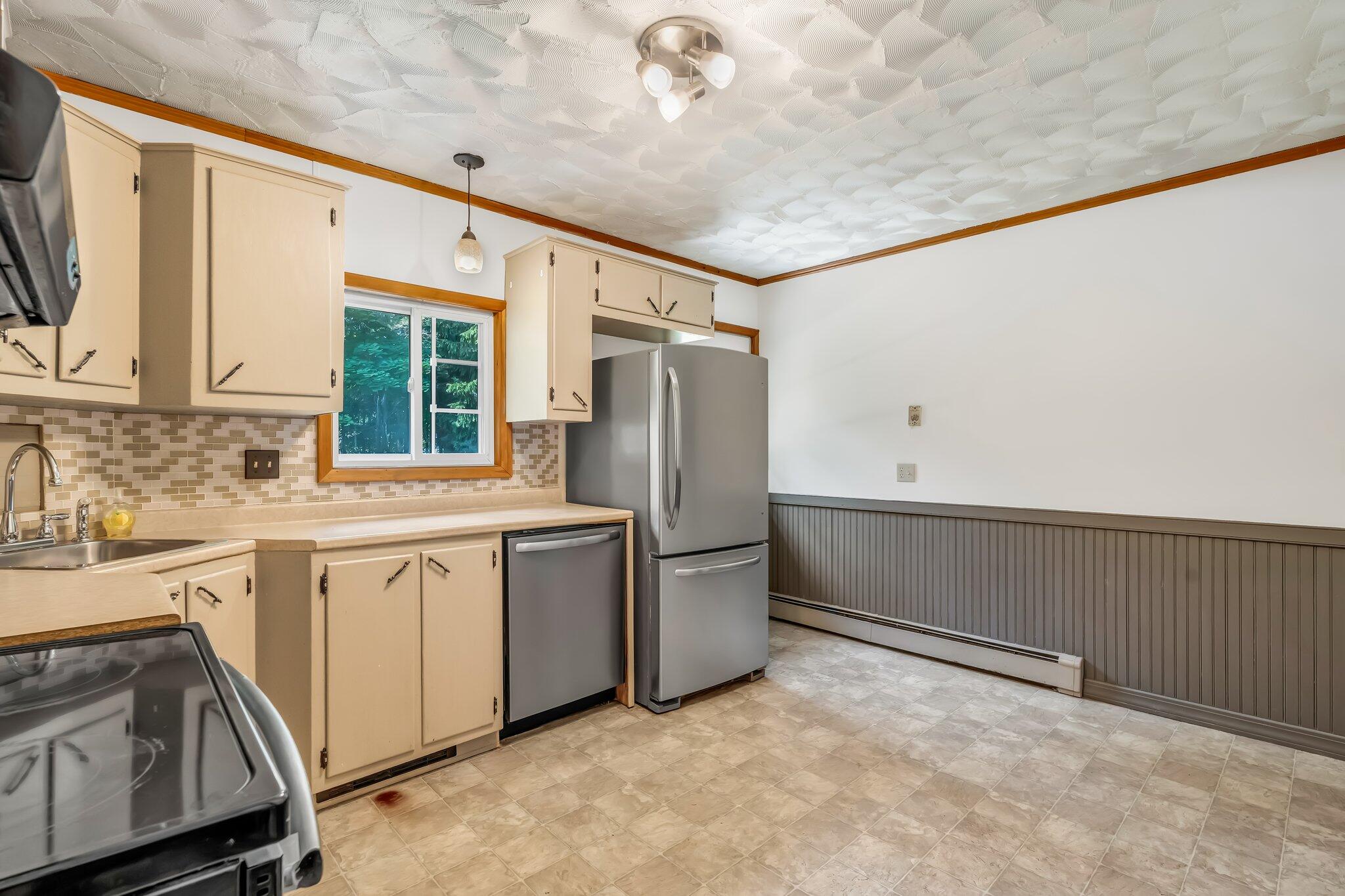 8 Sylvan Road Orono, ME 04473 - Photo 20 of 36 9-web-or-mls-8-sylvan-rd