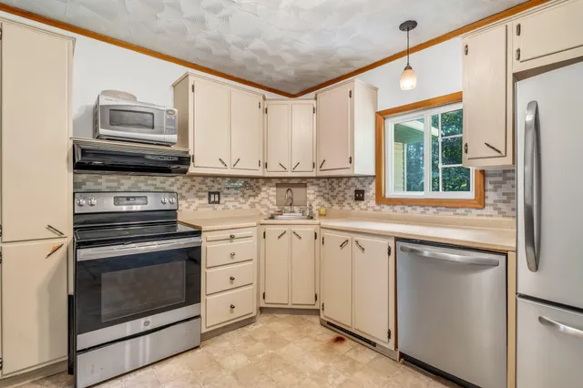 $249,000 | 8 Sylvan Road, Orono, ME 04473