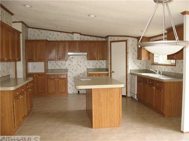 271 Crumpton Road Reidsville, NC 27320 - Photo 3 of 14 Kitchen.