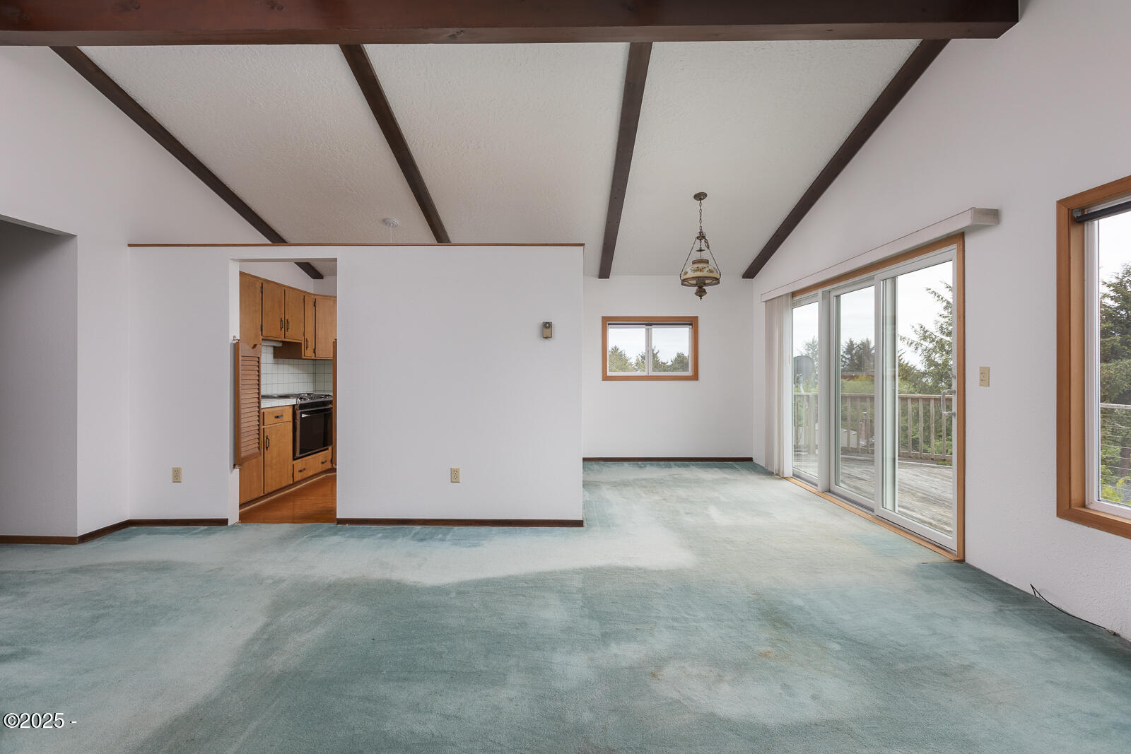 35500 Lower Loop Road Pacific City, OR 97135 - Photo 8 of 41 Living room