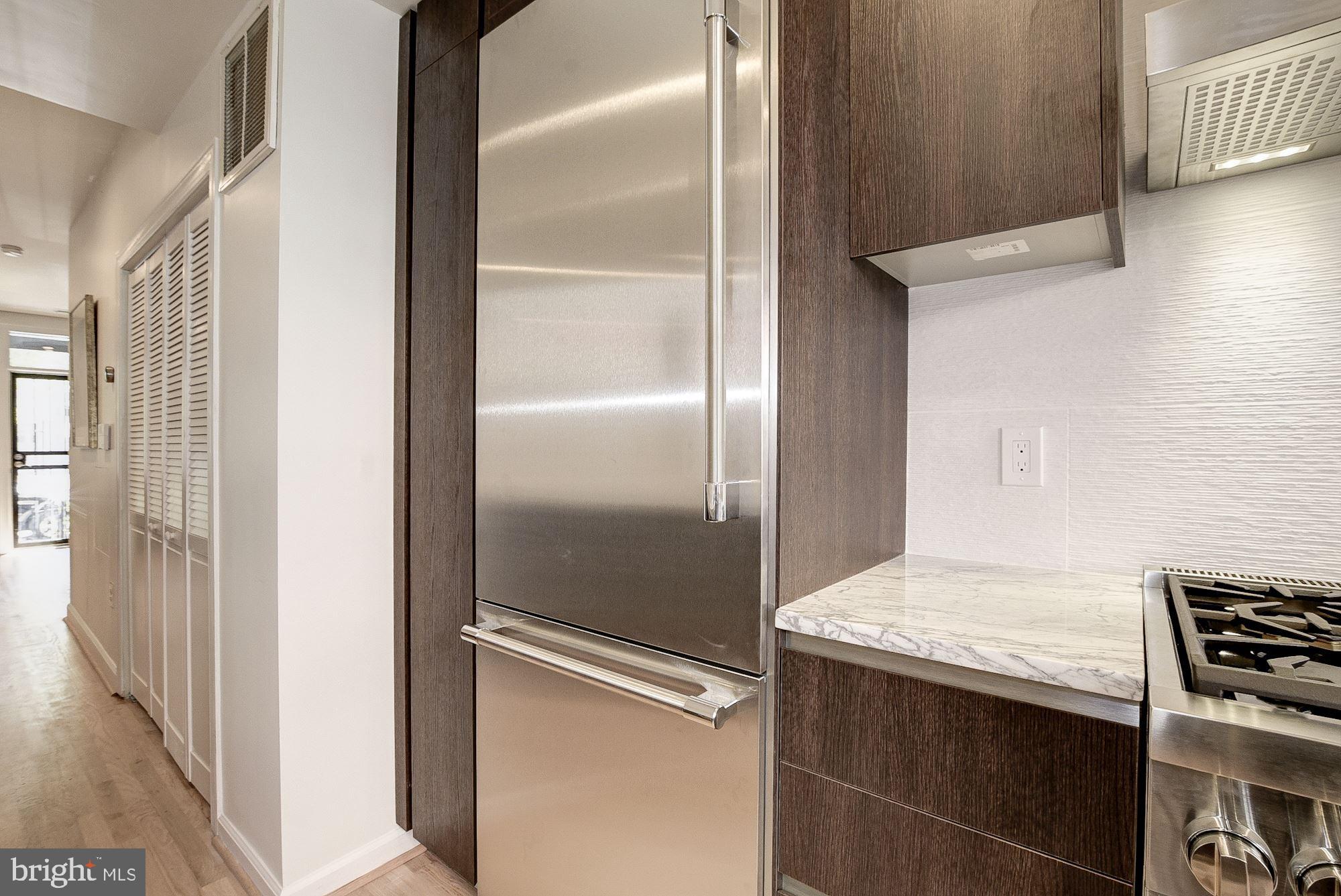 1333 V Street Northwest Washington, DC 20009 - Photo 12 of 32 Fully integrated appliances