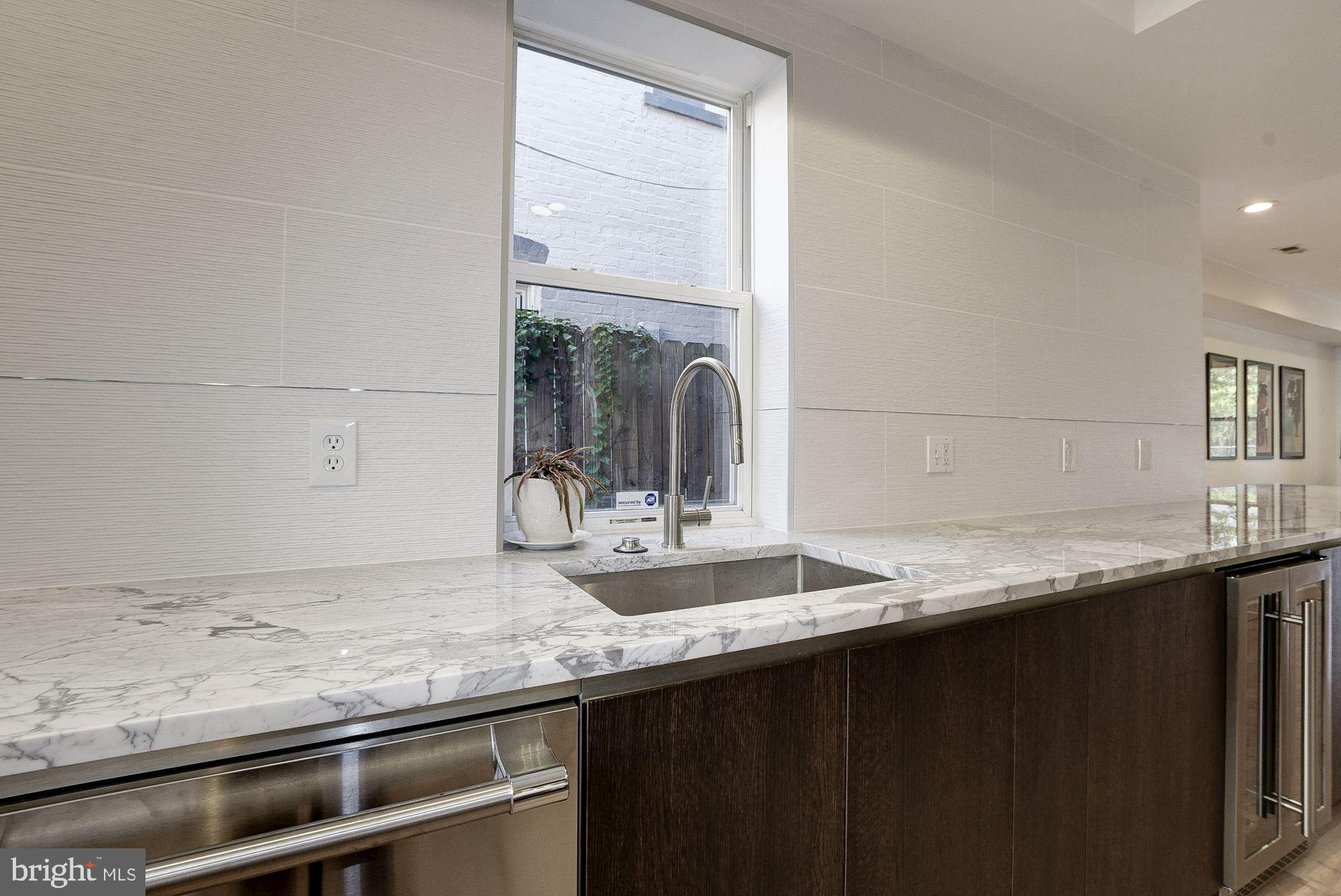 1333 V Street Northwest Washington, DC 20009 - Photo 14 of 32 Kitchen