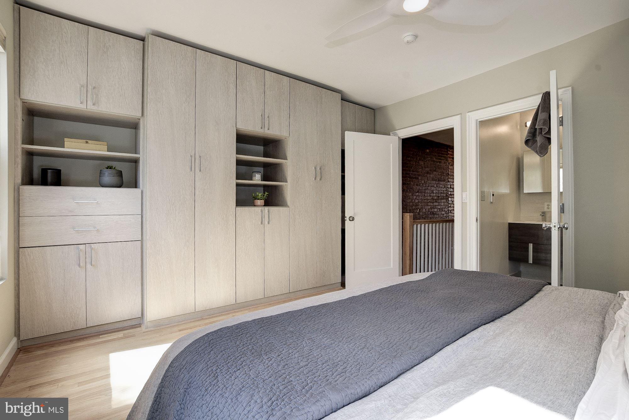 1333 V Street Northwest Washington, DC 20009 - Photo 20 of 32 California Closet System