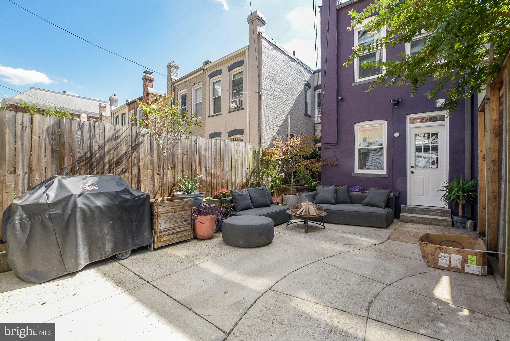 1333 V Street Northwest Washington, DC 20009 - Photo 27 of 32 Large back yard/patio