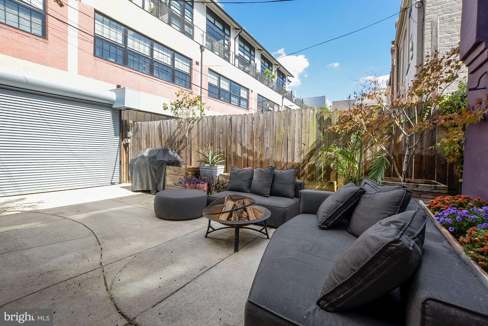 1333 V Street Northwest Washington, DC 20009 - Photo 29 of 32 Back patio