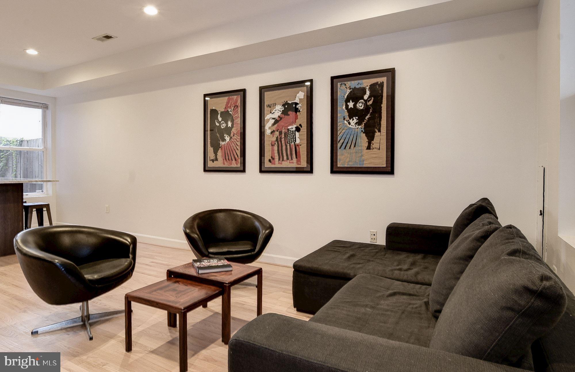 1333 V Street Northwest Washington, DC 20009 - Photo 5 of 32 Living Room