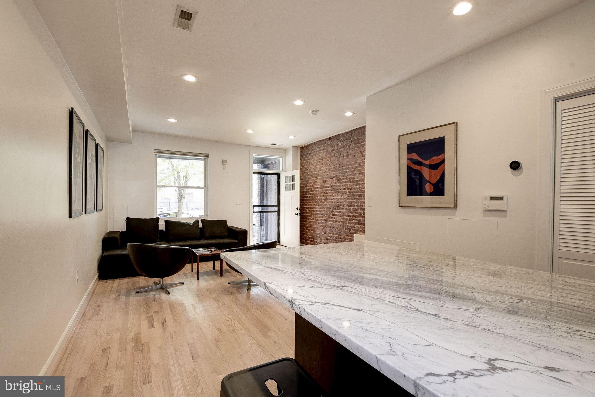 1333 V Street Northwest Washington, DC 20009 - Photo 8 of 32 Kitchen Peninsula