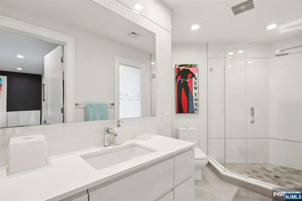 63 Roberts Road Englewood Cliffs, NJ 07632 - Photo 35 of 47
