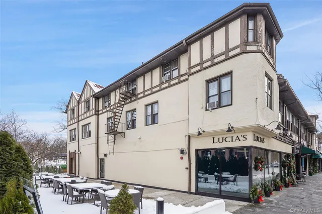 $3,500 | 2-20 Garth Road, Unit 205, Scarsdale, NY 10583