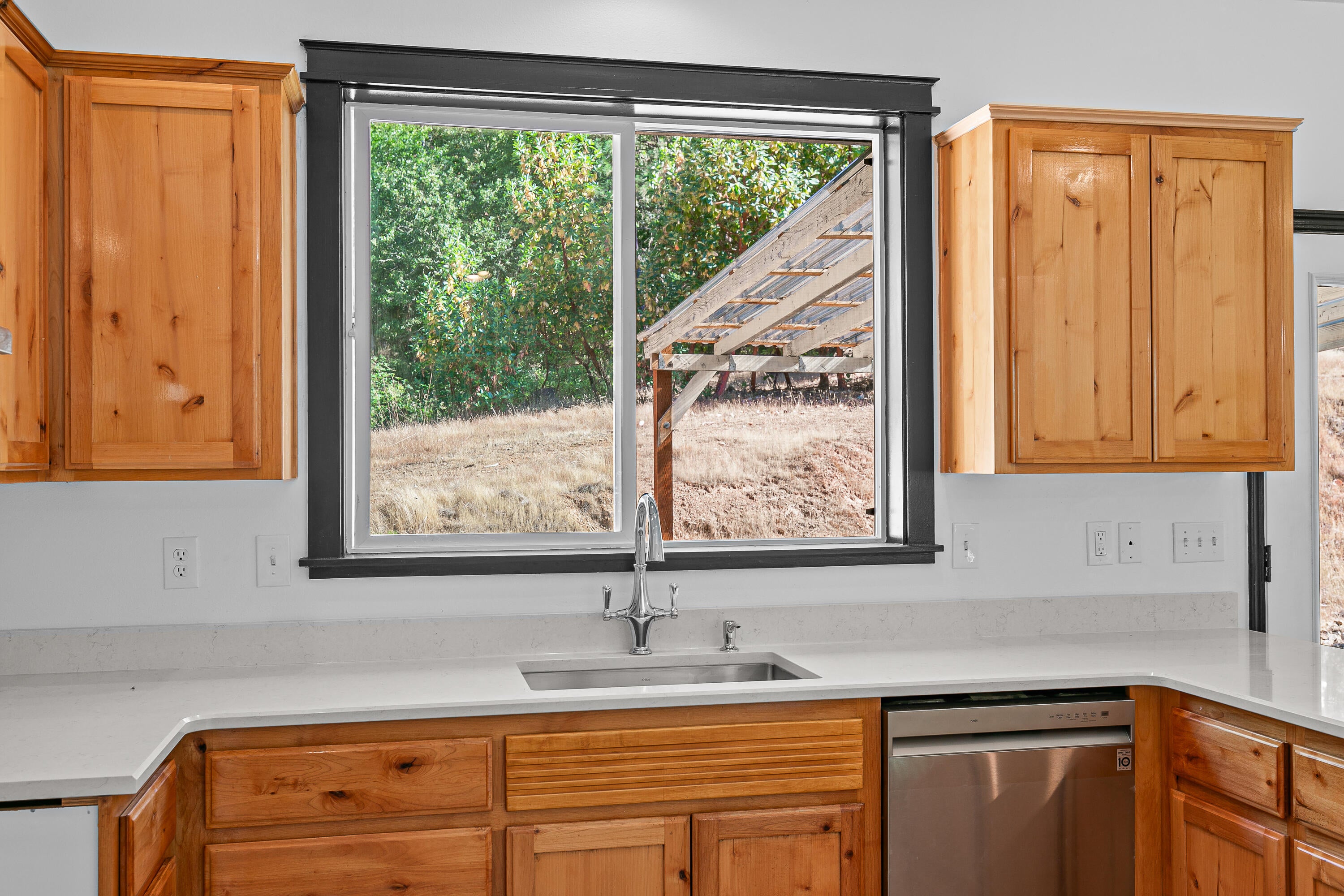 3540 Galice Road Merlin, OR 97532 - Photo 30 of 47 Kitchen view
