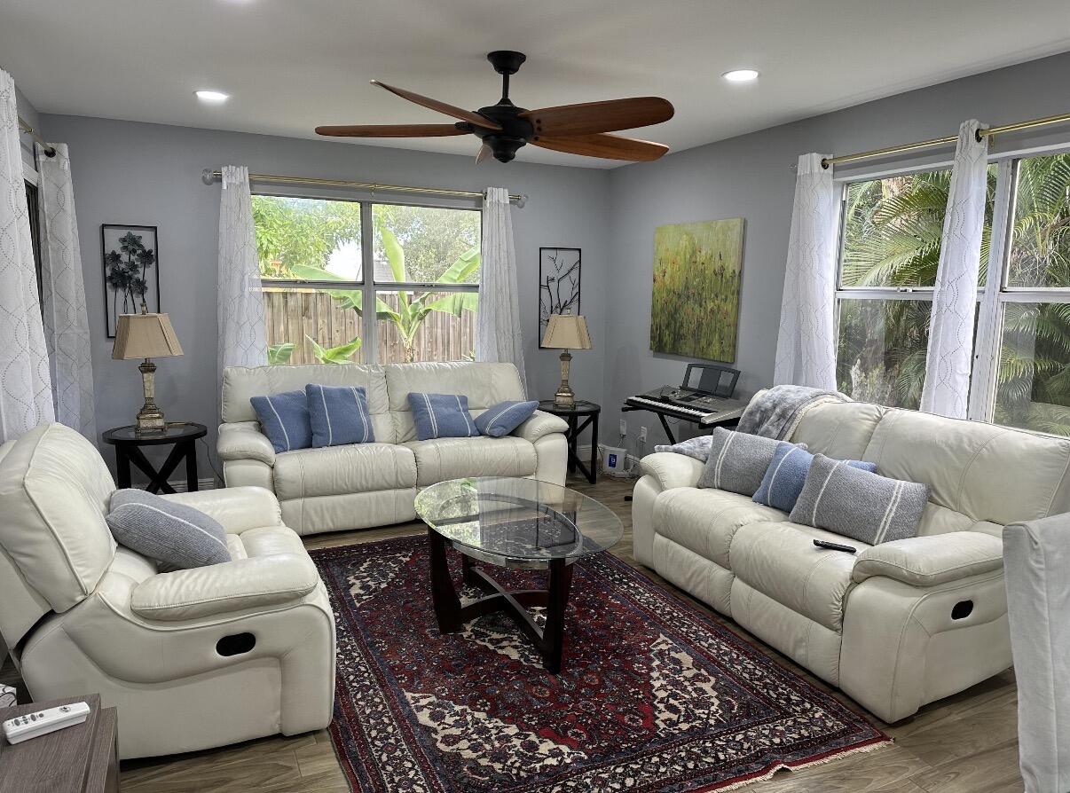 1392 Riverside Circle, Unit 1392 Wellington, FL 33414 - Photo 4 of 11 IMG_2229