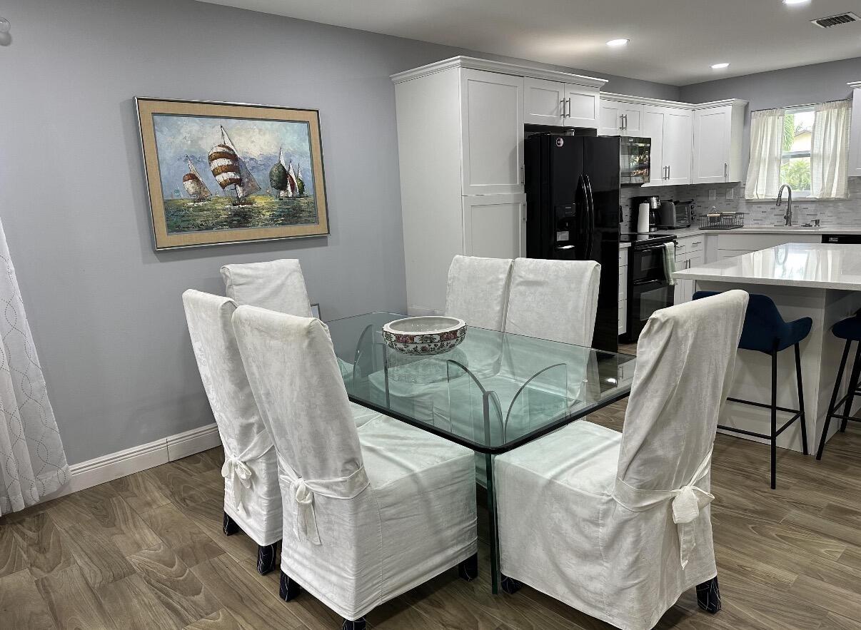 1392 Riverside Circle, Unit 1392 Wellington, FL 33414 - Photo 5 of 11 IMG_2230
