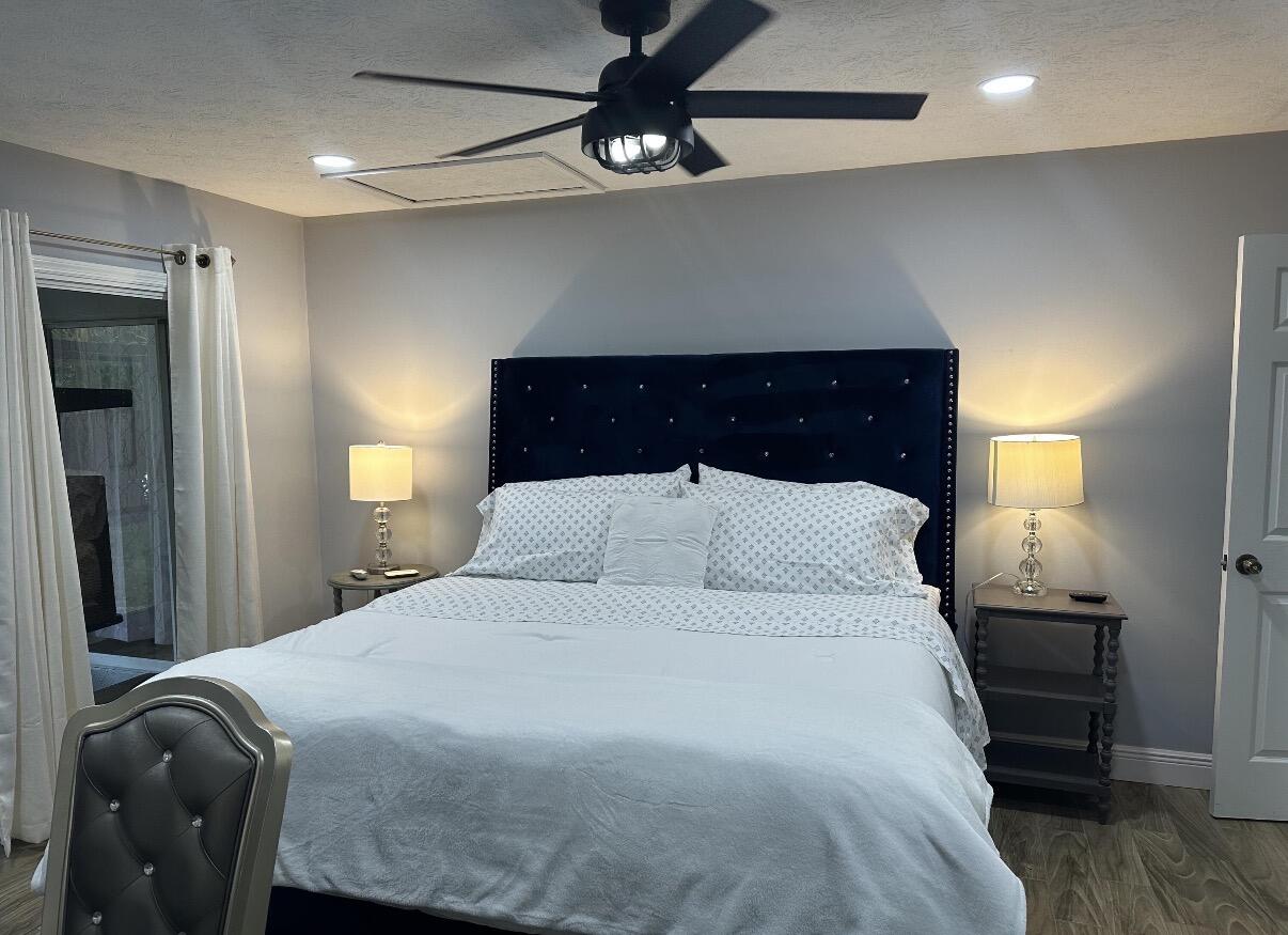 1392 Riverside Circle, Unit 1392 Wellington, FL 33414 - Photo 7 of 11 IMG_2233