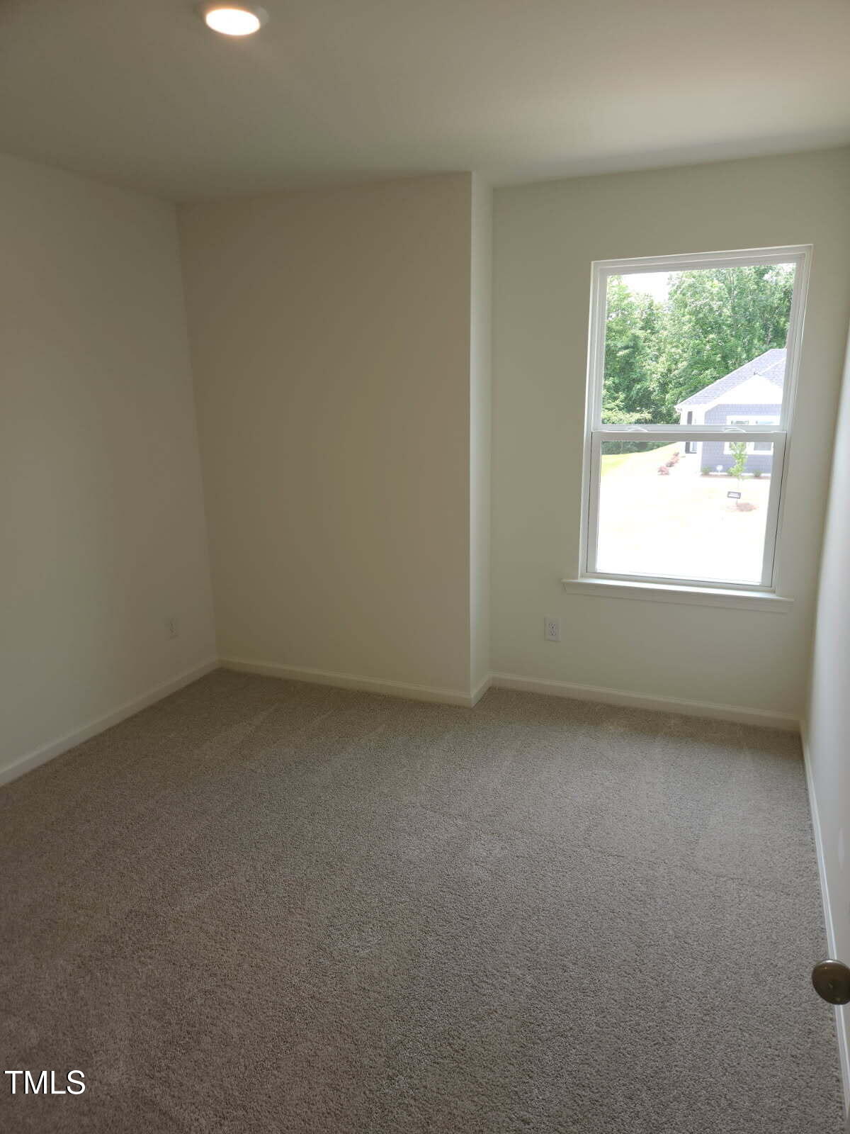 28 Longdale Drive Graham, NC 27253 - Photo 18 of 28 an empty room with a window