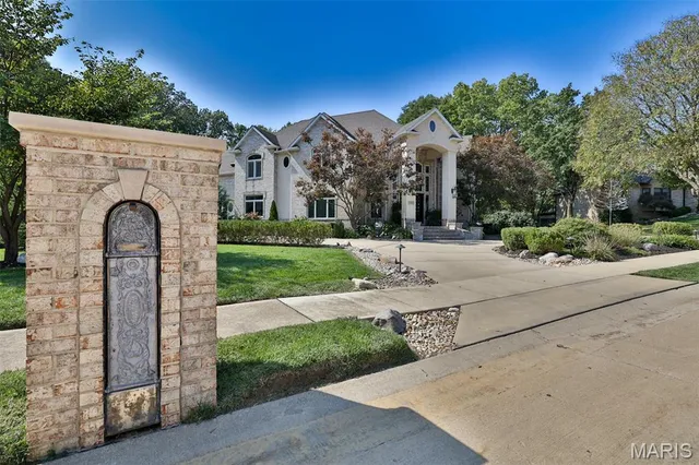 $1,495,000 | 3030 Sunset Hills Boulevard South, Edwardsville, IL 62025
