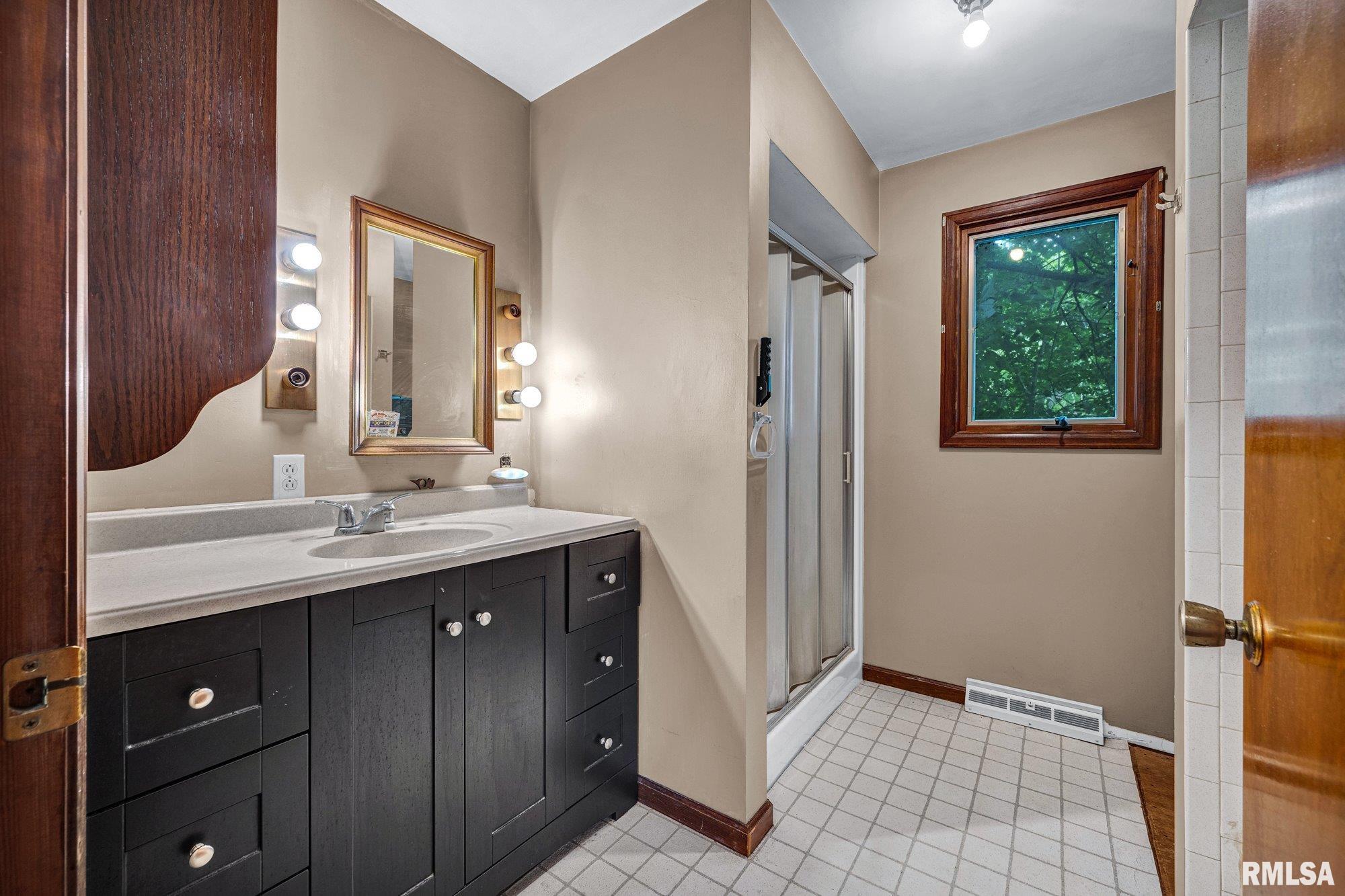 4330 South Banbury Cove Mapleton, IL 61547 - Photo 14 of 44