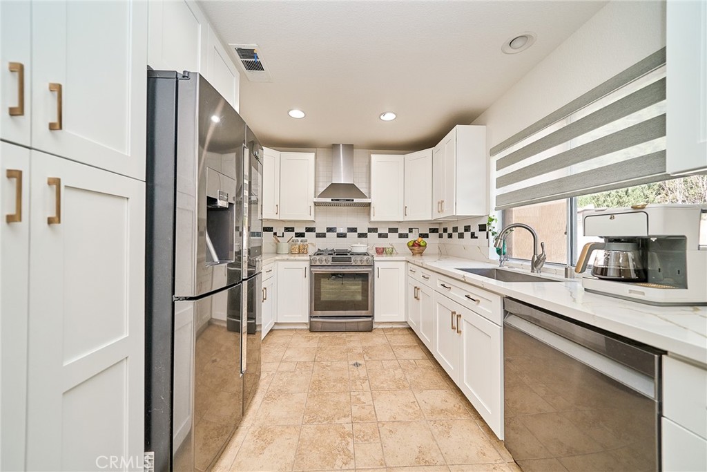 25437 Chisom Lane Stevenson Ranch, CA 91381 - Photo 17 of 62