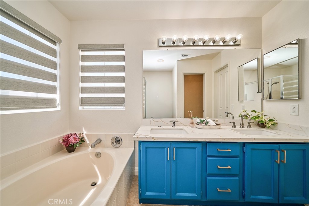 25437 Chisom Lane Stevenson Ranch, CA 91381 - Photo 27 of 62 Master Bathroom