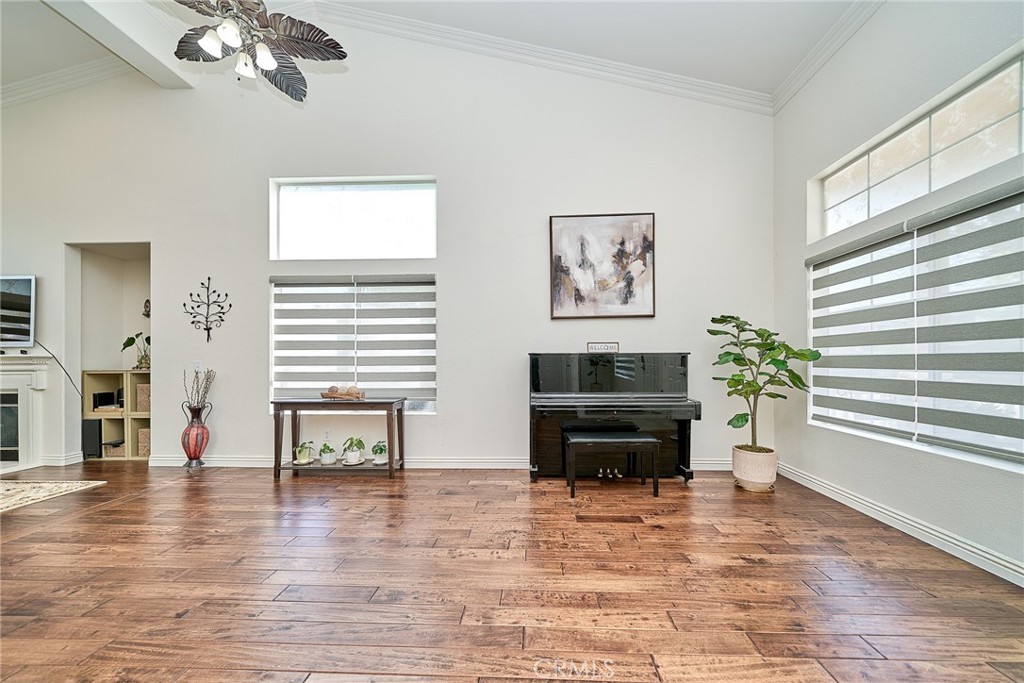 25437 Chisom Lane Stevenson Ranch, CA 91381 - Photo 8 of 62