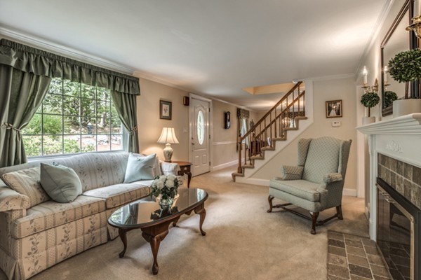 259 Wood Street Lexington, MA 02421 - Photo 4 of 20 Gallery Image 4
