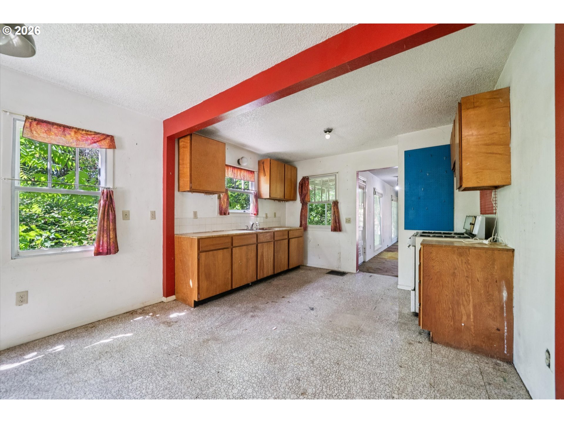 4450 Southwest 107th Avenue Beaverton, OR 97005 - Photo 15 of 34