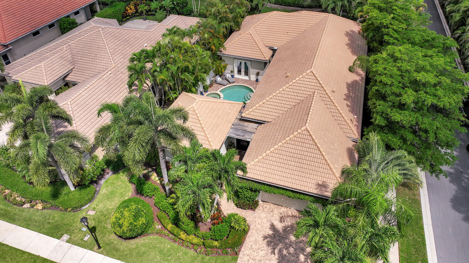 01_Aerial_1_mls