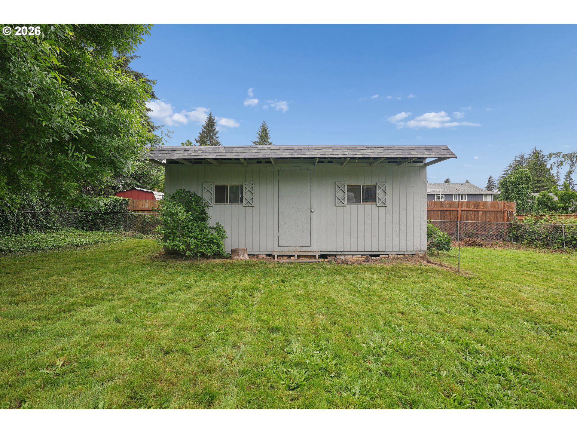 992 South South End Road Oregon City, OR 97045 - Photo 34 of 38 a view of a house with a backyard